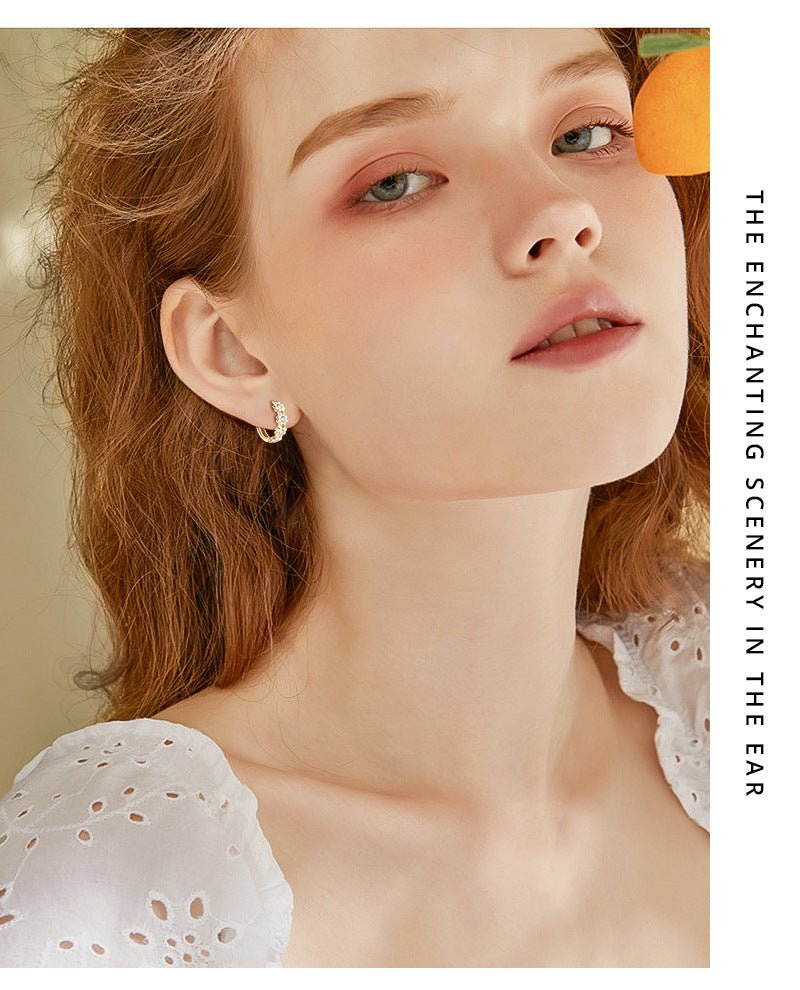 Daisy flower moissanite ear ring - Hemspire