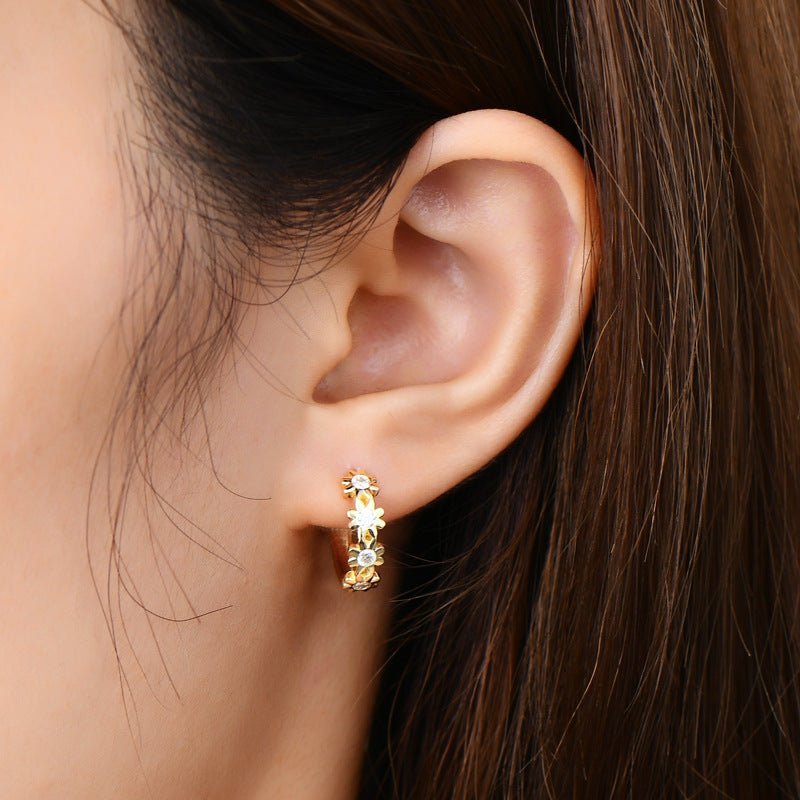Daisy flower moissanite ear ring - Hemspire