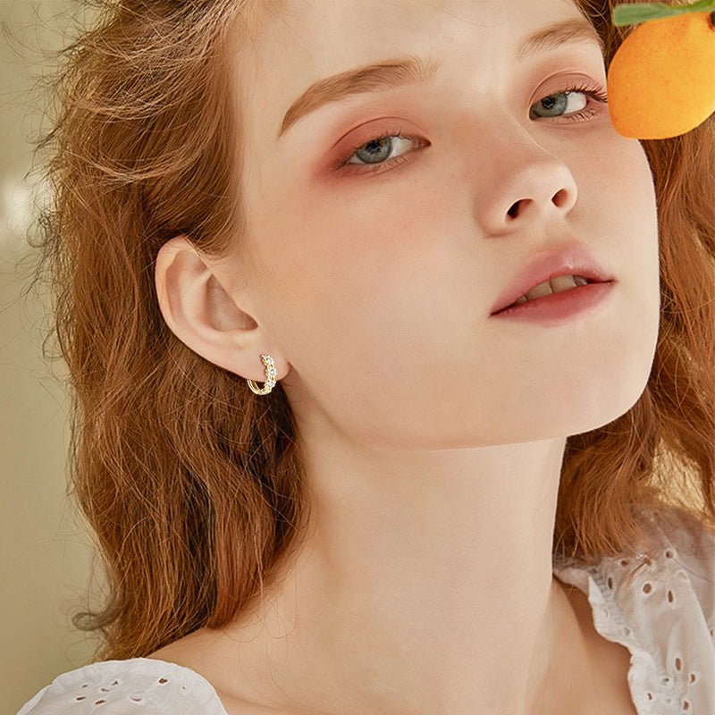 Daisy flower moissanite ear ring - Hemspire